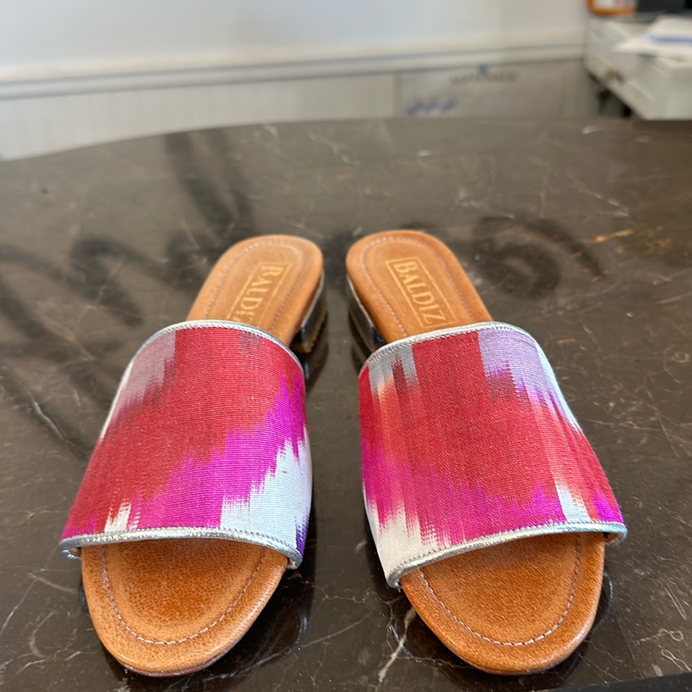 NWT Silk slides last pair